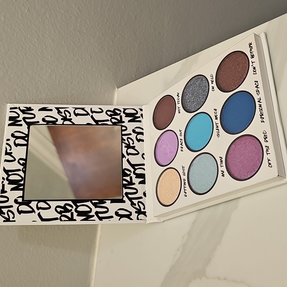 BH Cosmetics Do Not Disturb Eyeshadow Palette – New, Sealed. - Picture 8 of 9